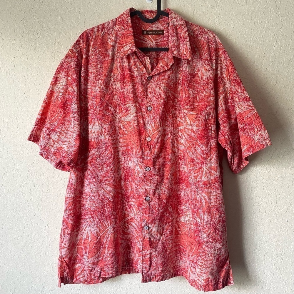Tori Richard | Men's 100% Cotton Hawaiian Floral Button Down Shirt Size Large